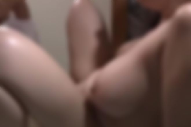 「旦那ゴメンｗ」罪悪感ゼロの巨乳妻をセフレに持つドs男のセックスハメ撮り動画