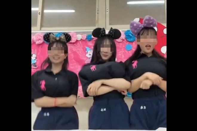 『動画』ダンス部女子3(爆乳) が文化祭でオッパイ凄い揺らしててエロいwwwのアイキャッチ画像